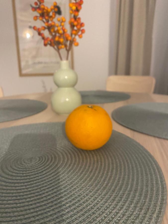 Metro Szwedzka Apartament Orange Varsó Kültér fotó